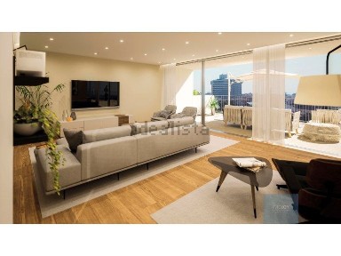 Apartamento T3 à venda na Rua António da Rocha Madail, 12