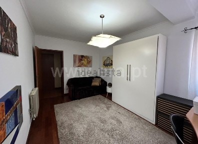 Apartamento T3 à venda na Rua da República, 94
