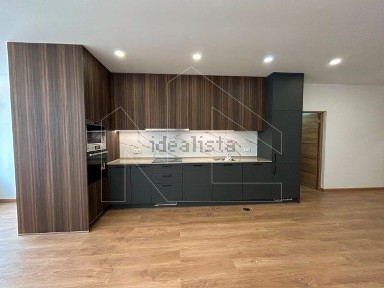 Apartamento T2 à venda na Rua da Patela, 2