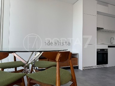 Apartamento T0 à venda na Avenida Doutor Lourenço Peixinho s/n