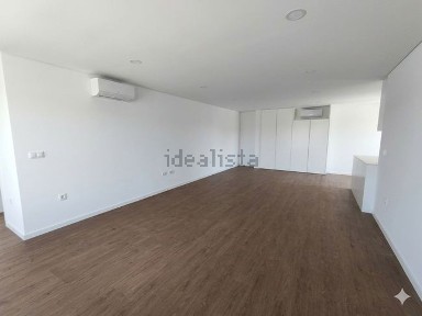 Apartamento T2 à venda na Rua de Vicente Almeida de Eça