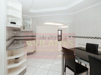 Apartamento T3 à venda em Lobão