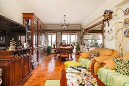 Apartamento T3 à venda na Rua 3