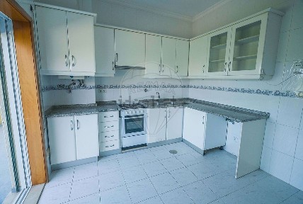 Apartamento T2 à venda na Rua Lugar