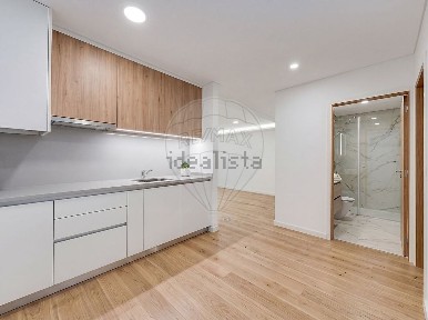 Apartamento T1 à venda na Cais do Alboi