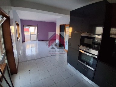 Apartamento T2 à venda na Rua de Santa Joana