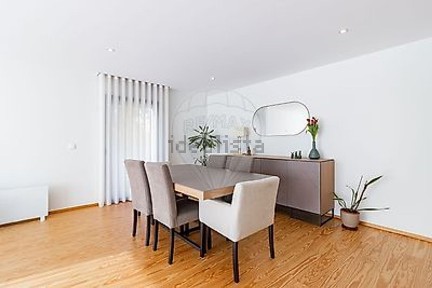 Apartamento T2 à venda na Rua Salgueiro Maia s/n