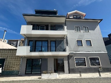 Apartamento T1 à venda na Baixa de Santo António - Alboi