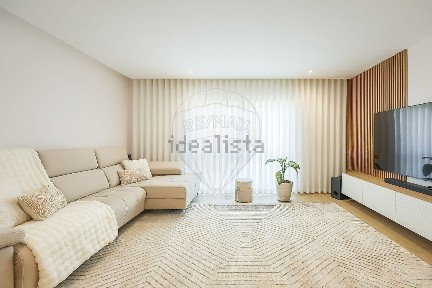 Apartamento T2 à venda na Rua Cabeço, 61 a
