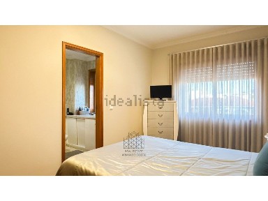 Apartamento T2 à venda no Largo Corgo, 27