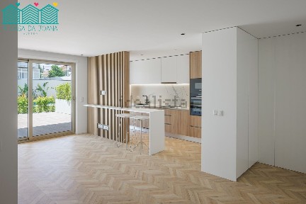 Apartamento T2 à venda em da Praia, 89