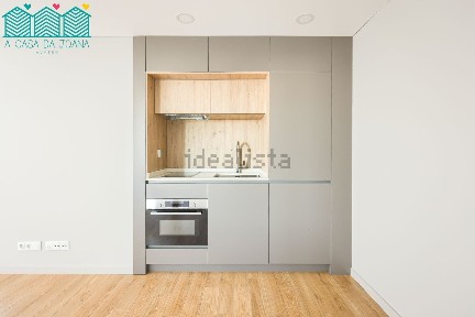 Apartamento T0 à venda na Rua General José Domingues Peres