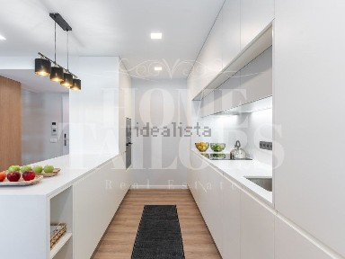 Apartamento T3 à venda na Rua Carlos Vicente Ferreira, 6