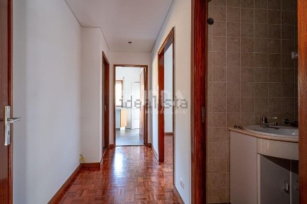 Apartamento T4 à venda no Centro de Oliveira de Azeméis