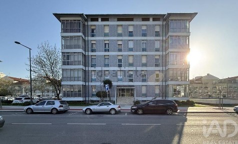 Apartamento T3 à venda no Bairro do Liceu - 5 Bicas