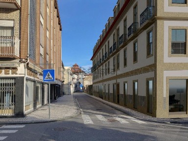 Apartamento T3 à venda na Praça José da Costa