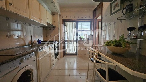 Apartamento T3 à venda em Santa Maria de Lamas
