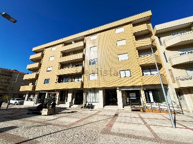 Apartamento T2 à venda na Avenida Central do Furadouro