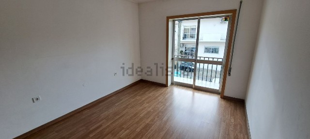 Apartamento T2 à venda na Rua Dias Cainarim, 30