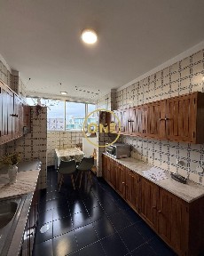 Apartamento T5 à venda na Rua 9