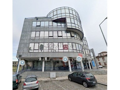 Apartamento T0 à venda na Avenida 25 de Abril