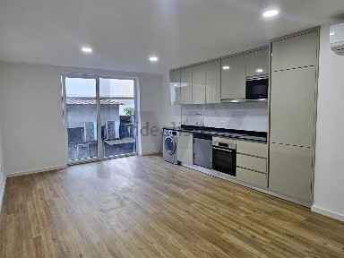 Apartamento T1 à venda na Rua Manuel Firmino