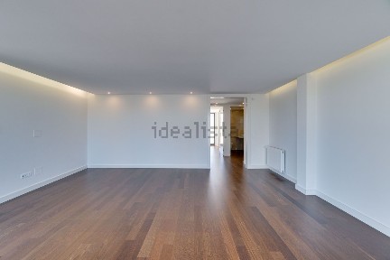 Apartamento T4 à venda na Rua 8, 623