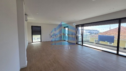 Apartamento T3 à venda em Esgueira