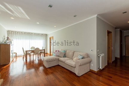 Apartamento T4 à venda na Rua 33