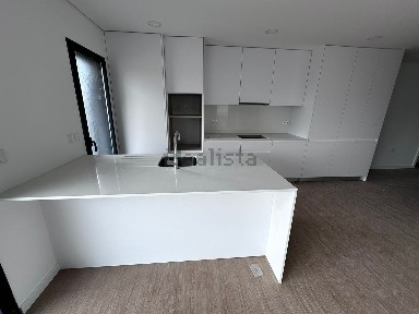 Apartamento T3 à venda na Travessa Maria da Fonte, 6