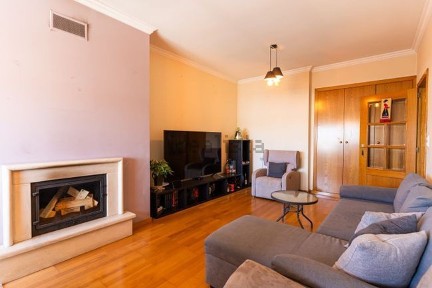 Apartamento T5 à venda na Avenida Europa, 906