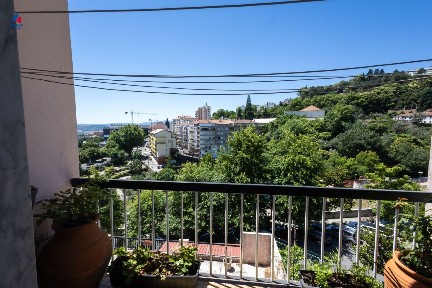 Apartamento T4 à venda na Rua José Ramalho