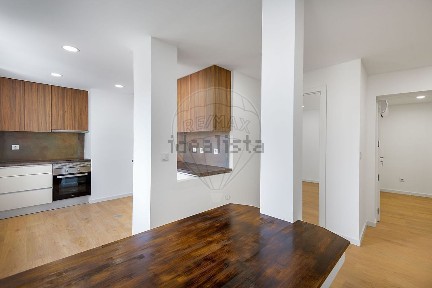 Apartamento T2 à venda na Rua da Madalena