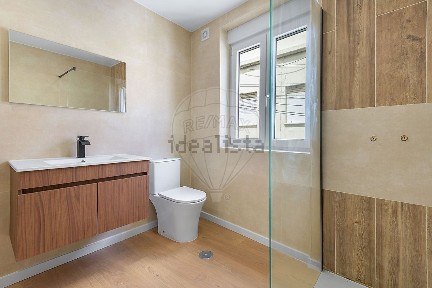 Apartamento T2 à venda na Rua da Madalena