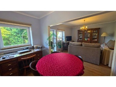 Apartamento T4 à venda na Avenida 25 de Abril