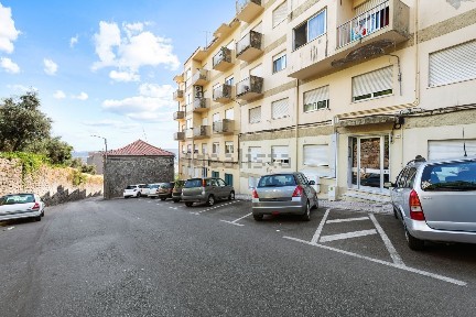 Apartamento T3 à venda na Rua José Ramalho