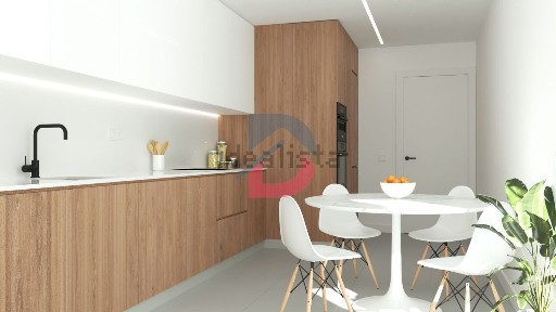 Apartamento T3 à venda na Rua Luís de Camões, 61