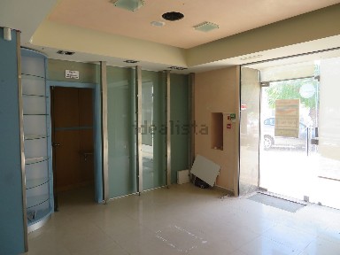 Espaço comercial à venda na Praça de Santo António, 2