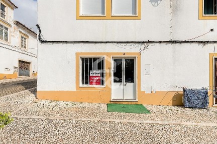 Espaço comercial à venda na Rua Dom João Iv, 38