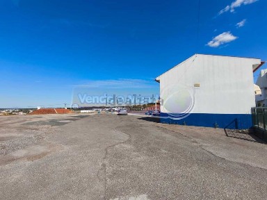 Espaço comercial à venda em Mora