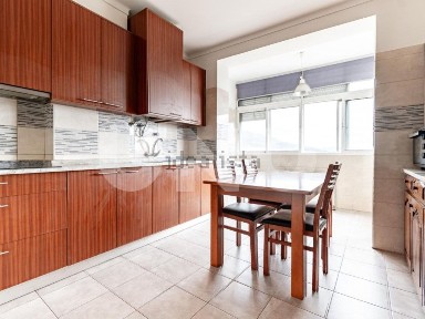Apartamento T4 à venda em Covilhã e Canhoso
