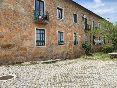 Apartamento T2 à venda na Rua da Arxada