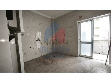 Apartamento T3 à venda em Covilhã e Canhoso