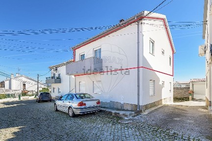 Apartamento T3 à venda na Rua Chafariz do Areal