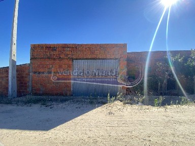 Espaço comercial ou armazém à venda em Brotas
