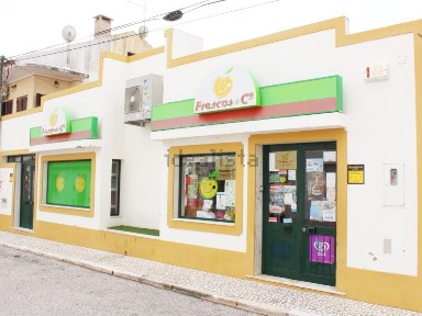 Espaço comercial à venda em Bencatel