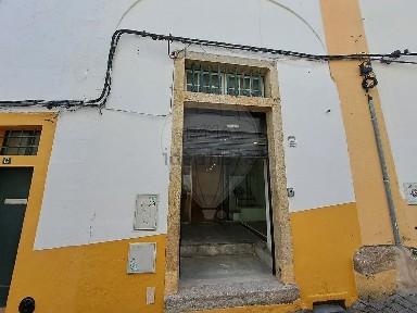 Espaço comercial à venda em Évora