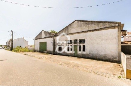 Armazém à venda na Rua Joana D'arc s/n