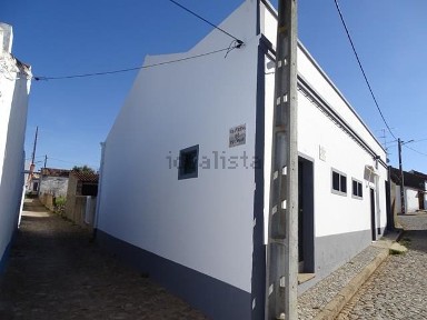 Espaço comercial à venda na Rua bento de Jesus Caraça, 1