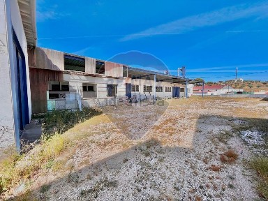 Armazém à venda em Redondo